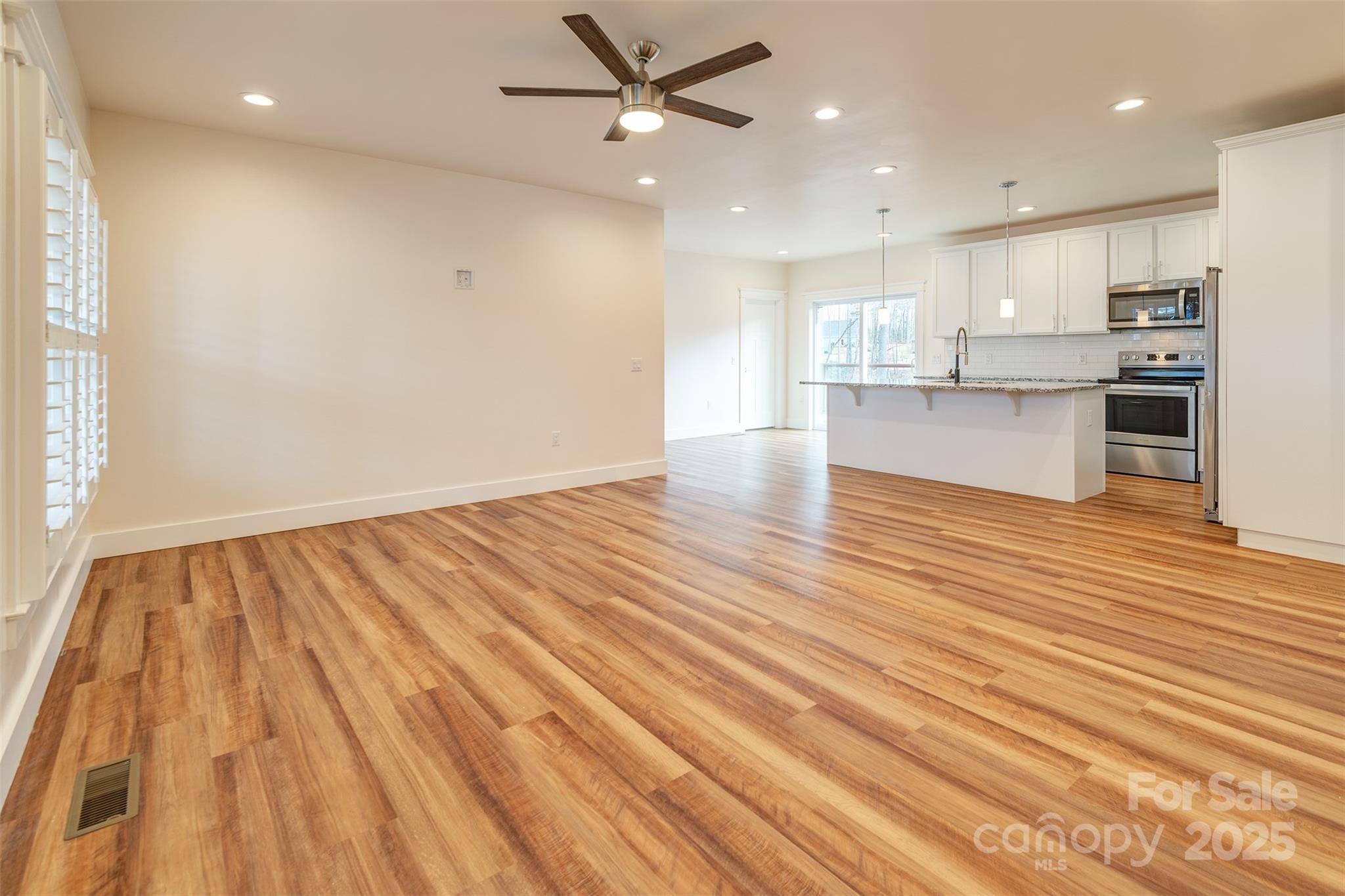127 Cascade Rdg Road Fairview, NC 28730 - Photo 5 of 32 Gallery Image 5