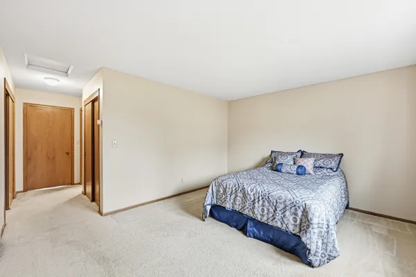 $374,900 | 1045 Lansdowne Court, Brookfield, WI 53045