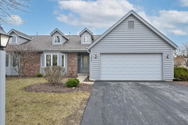 $374,900 | 1045 Lansdowne Court, Brookfield, WI 53045
