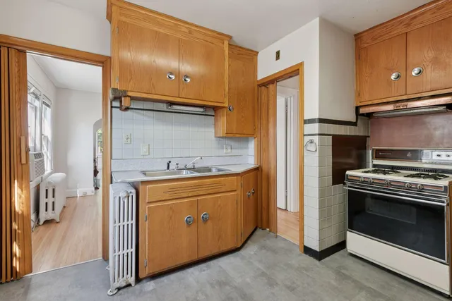 $525,000 | 1926 St Clair Avenue, St. Paul, MN 55105