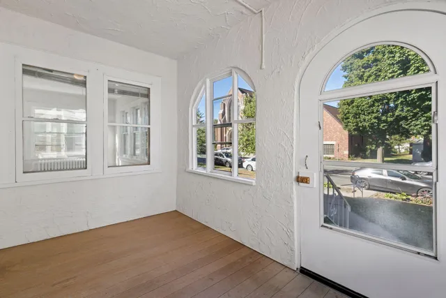 $525,000 | 1926 St Clair Avenue, St. Paul, MN 55105