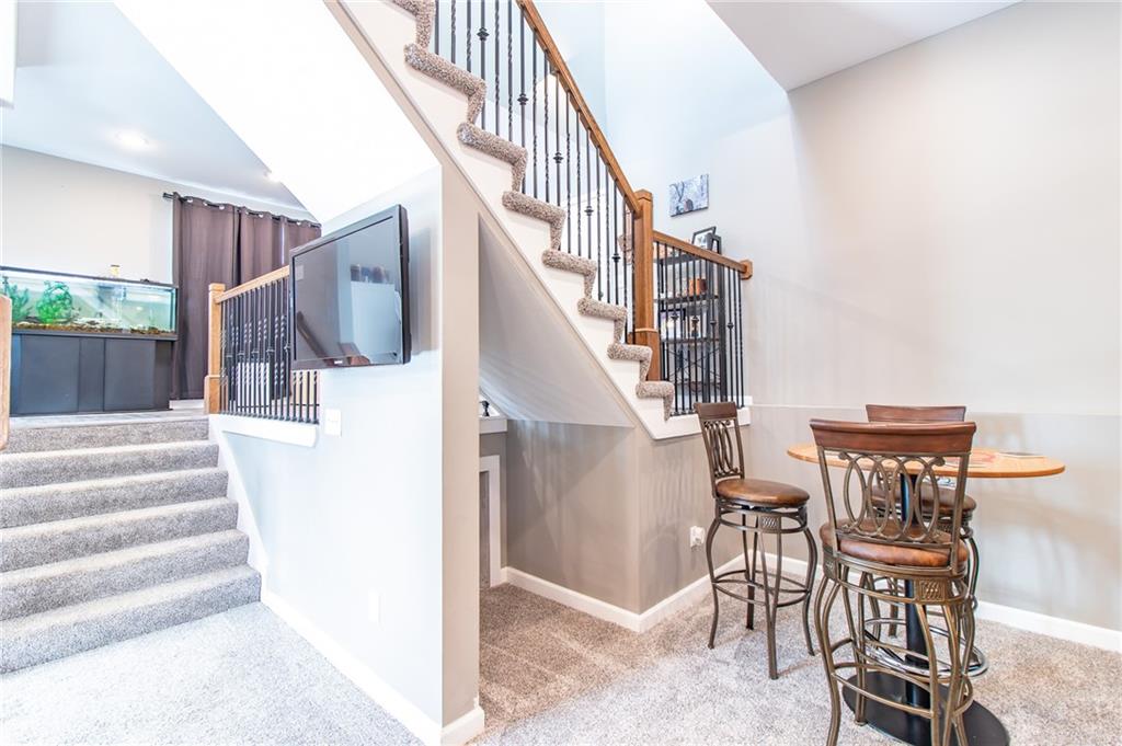 403 North Devasher Road Warrensburg, MO 64093 - Photo 4 of 35