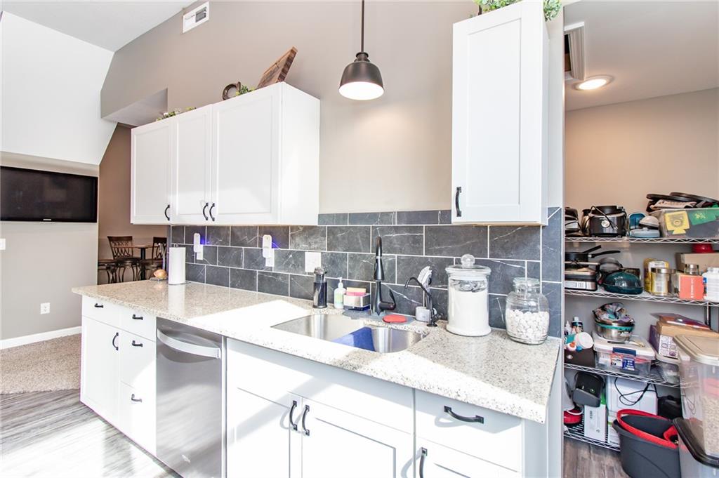 403 North Devasher Road Warrensburg, MO 64093 - Photo 7 of 35