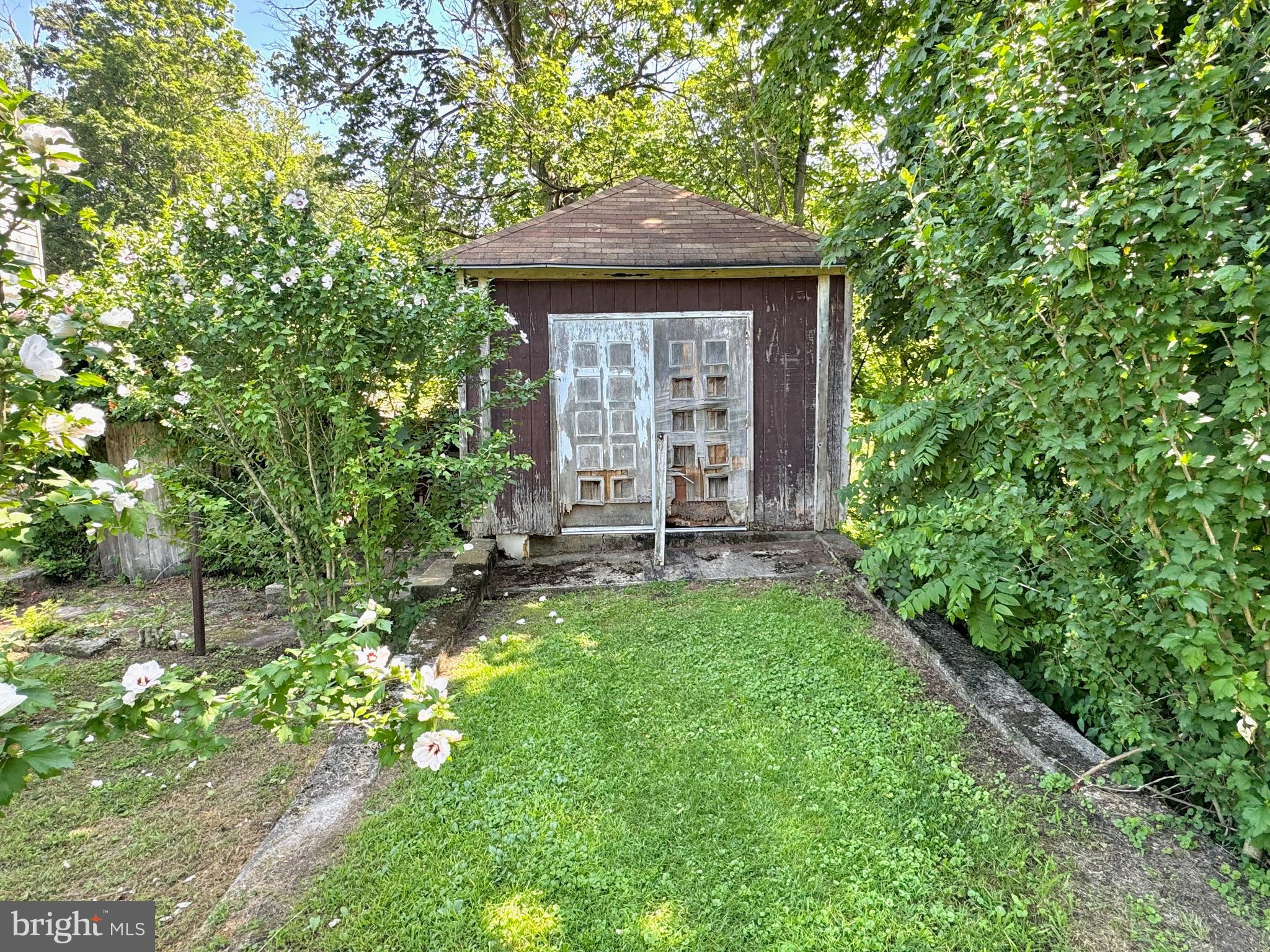 722 Mohns Hill Road Reading, PA 19608 - Photo 42 of 46 a front view of a house with a yard