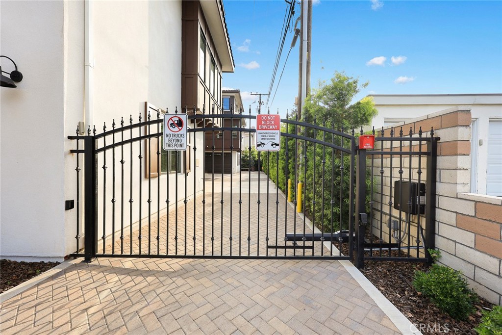 905 Sunset Boulevard, Unit A Arcadia, CA 91007 - Photo 27 of 35 a view of entryway