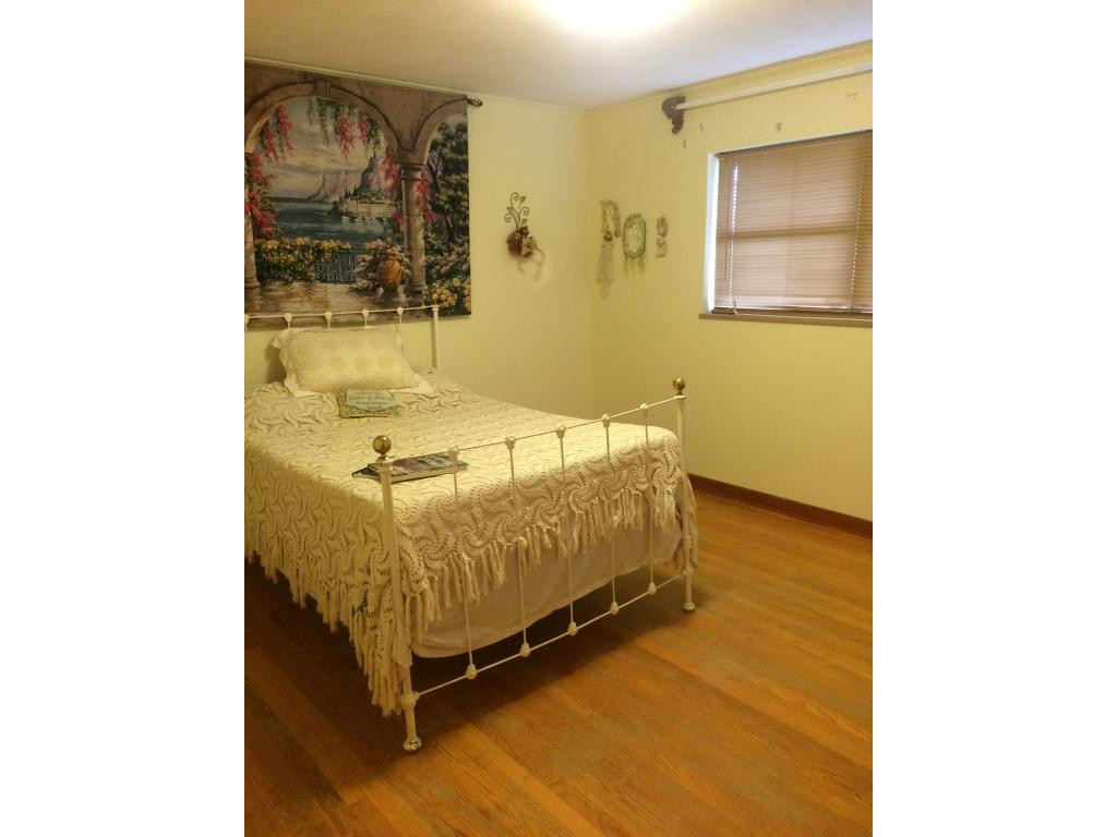 704 East Barton Ridge Road Greeneville, TN 37745 - Photo 17 of 24 Bedroom 3