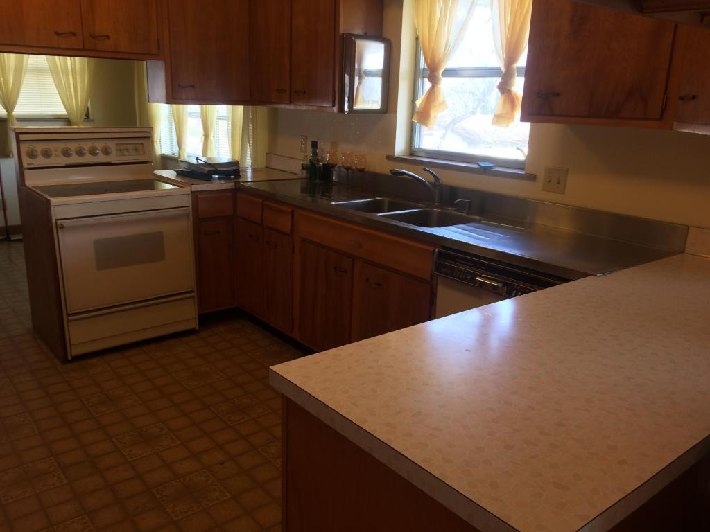 704 East Barton Ridge Road Greeneville, TN 37745 - Photo 9 of 24 Open Kitchen Area