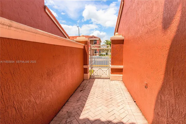 $460,000 | 6202 Northwest 116th Avenue, Unit 449, Doral, FL 33178