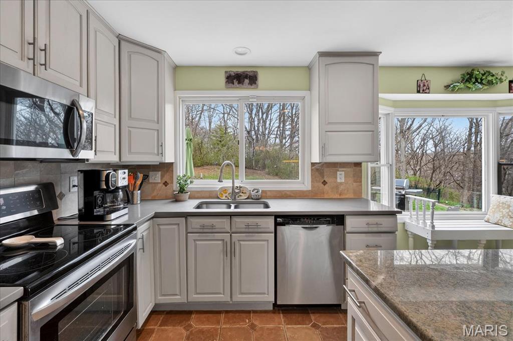 622 Dougherty Terrace Drive Ballwin, MO 63021 - Photo 14 of 45