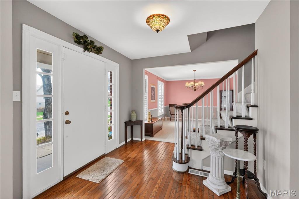 622 Dougherty Terrace Drive Ballwin, MO 63021 - Photo 4 of 45