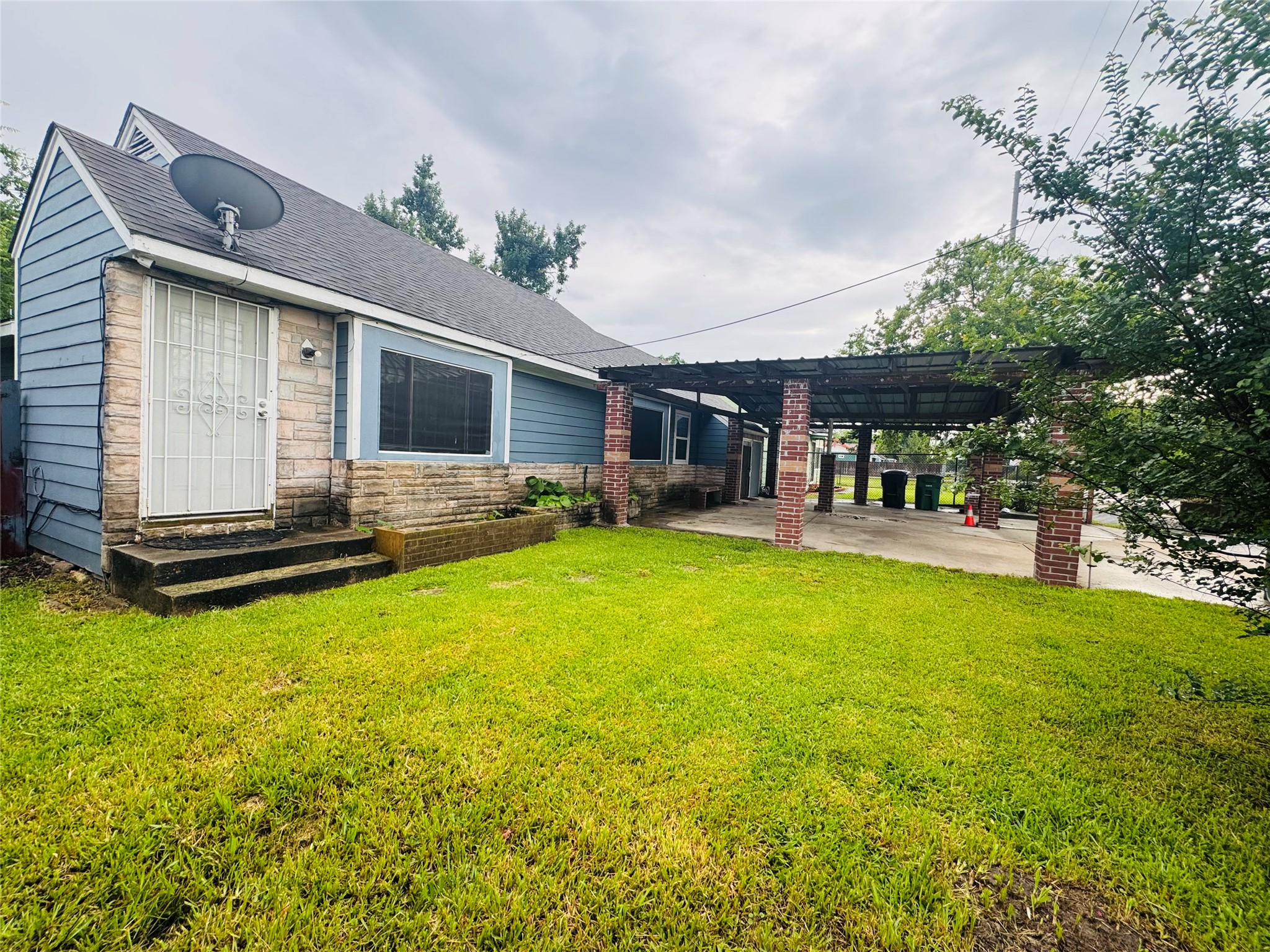 2308 Bennington Street Houston, TX 77093 - Photo 4 of 25