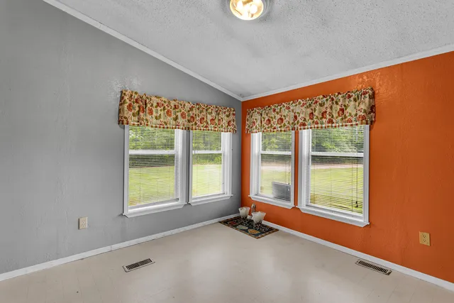 $214,900 | 4100 Hawkins Road, Jackson, MI 49201