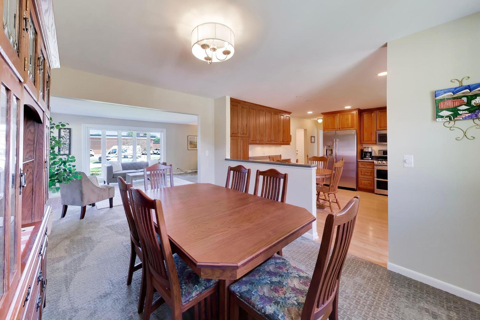 2505 East Mayfair Road Arlington Heights, IL 60004 - Photo 6 of 33