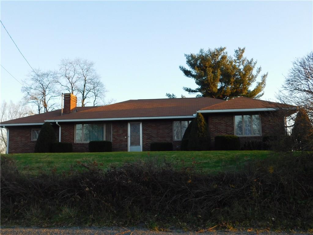 797 Deer Lane Rochester, PA 15074 - Photo 2 of 18 *Rambling Ranch With Much Curb Appeal!*