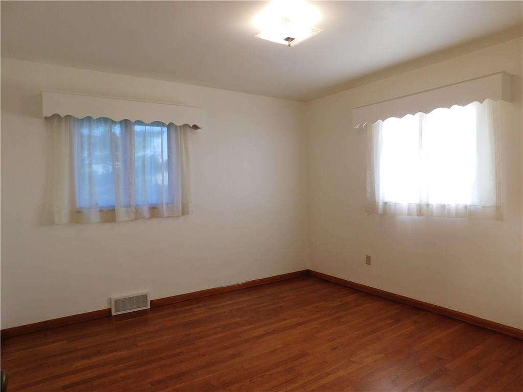 797 Deer Lane Rochester, PA 15074 - Photo 13 of 18