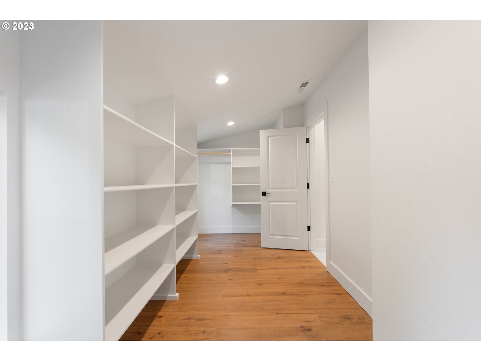 10720 Southwest Walker Road Beaverton, OR 97005 - Photo 22 of 47 Gallery Image 22