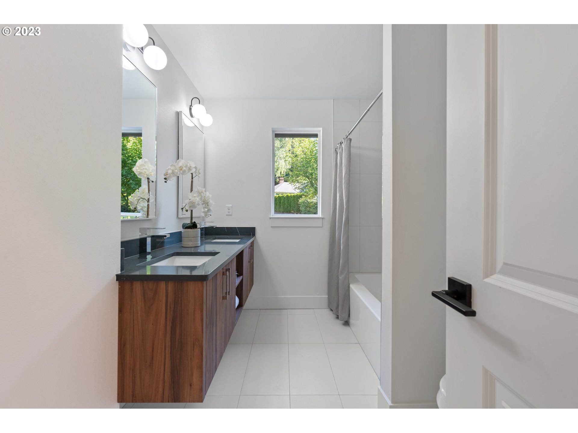 10720 Southwest Walker Road Beaverton, OR 97005 - Photo 28 of 47 Gallery Image 28