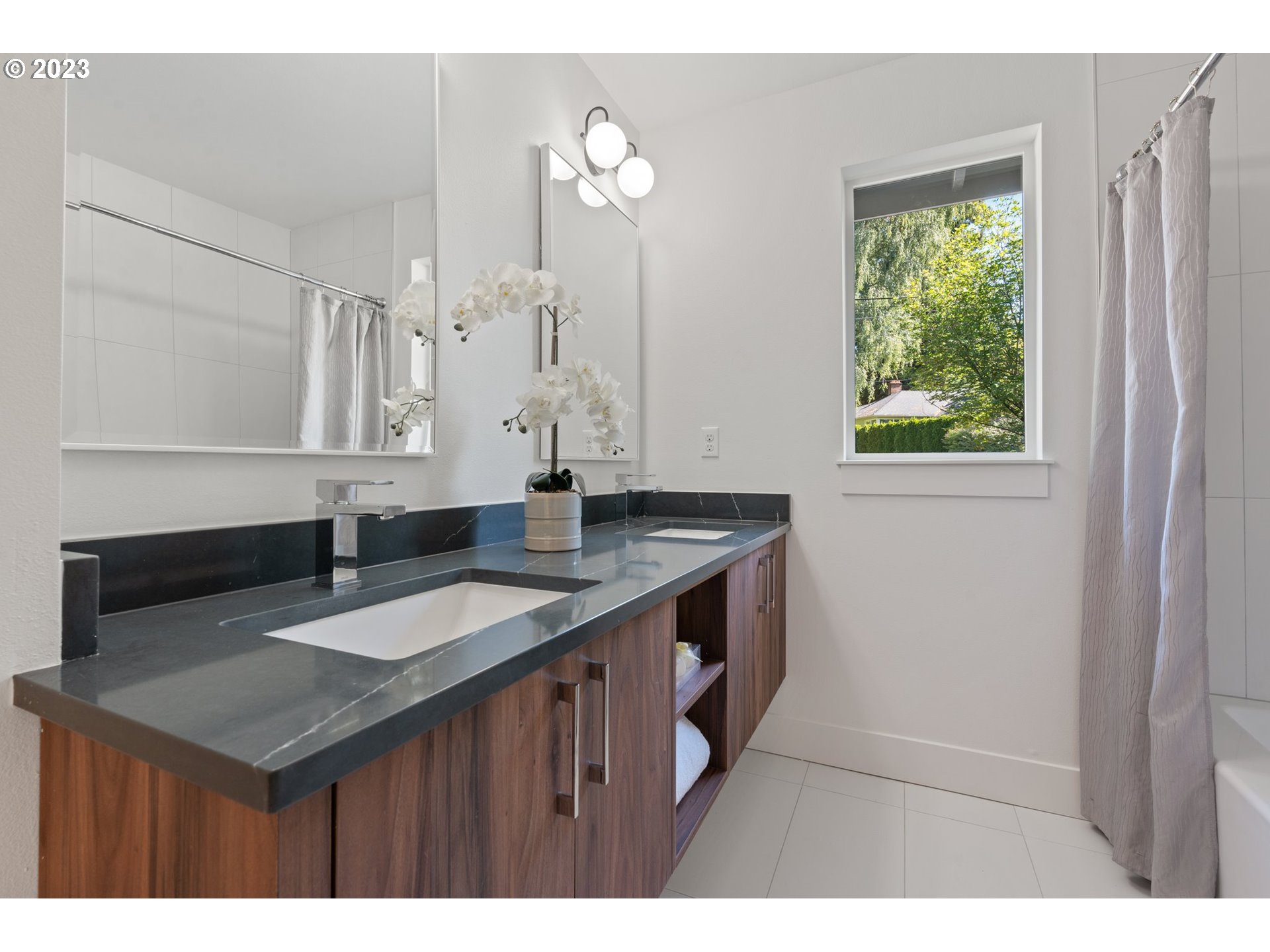 10720 Southwest Walker Road Beaverton, OR 97005 - Photo 29 of 47 Gallery Image 29