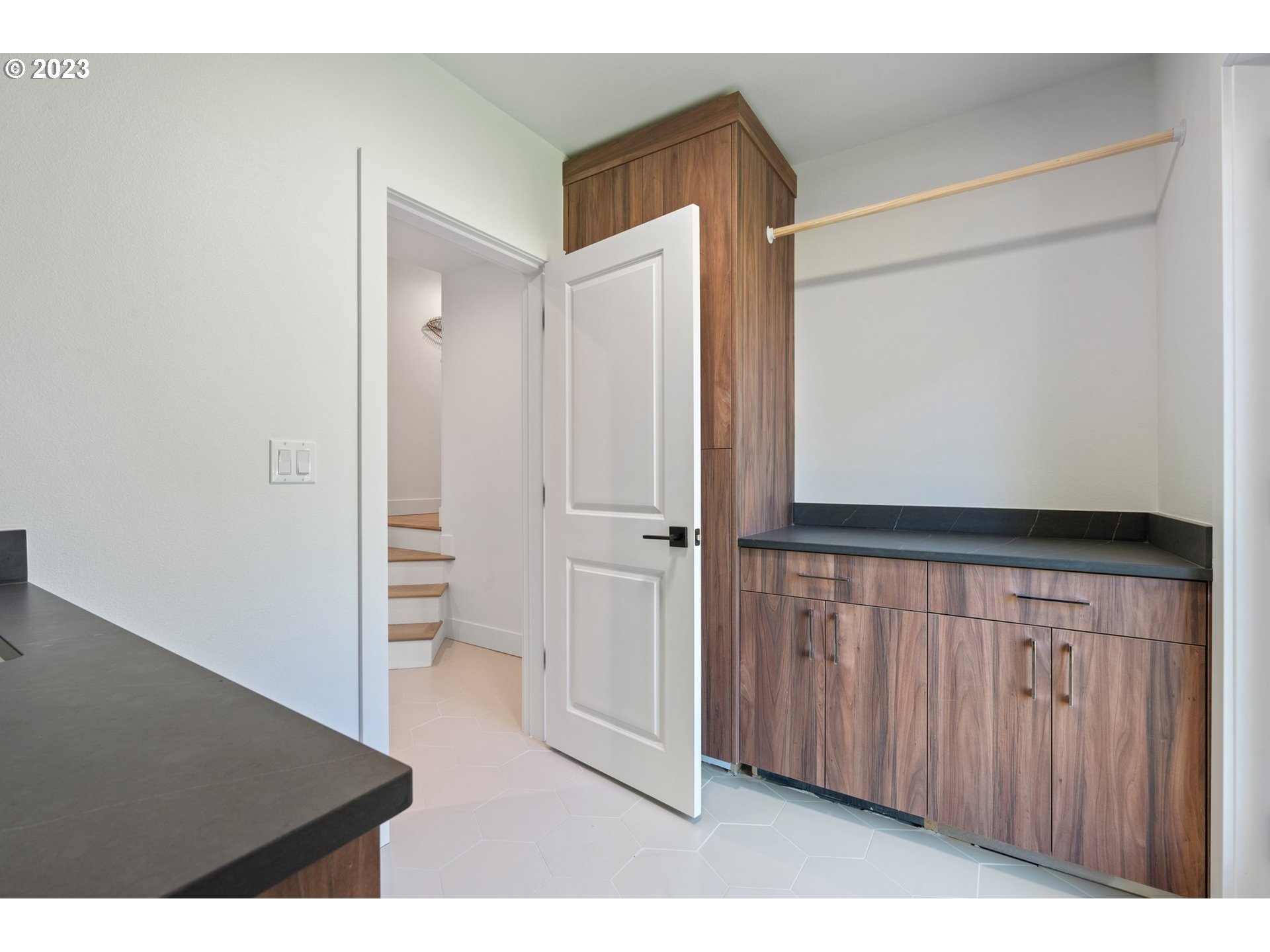 10720 Southwest Walker Road Beaverton, OR 97005 - Photo 30 of 47 Gallery Image 30