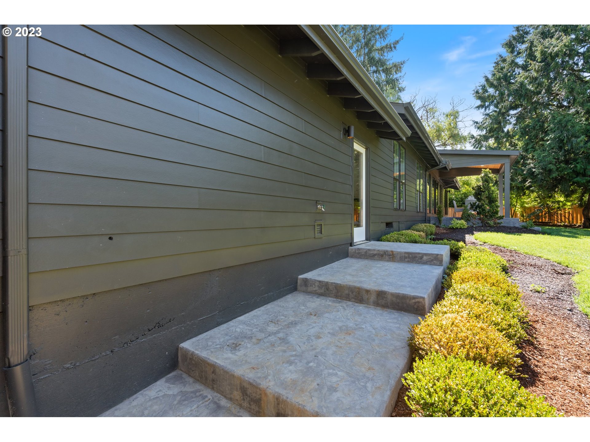 10720 Southwest Walker Road Beaverton, OR 97005 - Photo 36 of 47 Gallery Image 36