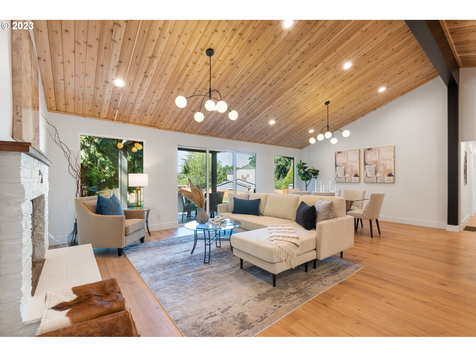 10720 Southwest Walker Road Beaverton, OR 97005 - Photo 4 of 47 Gallery Image 4