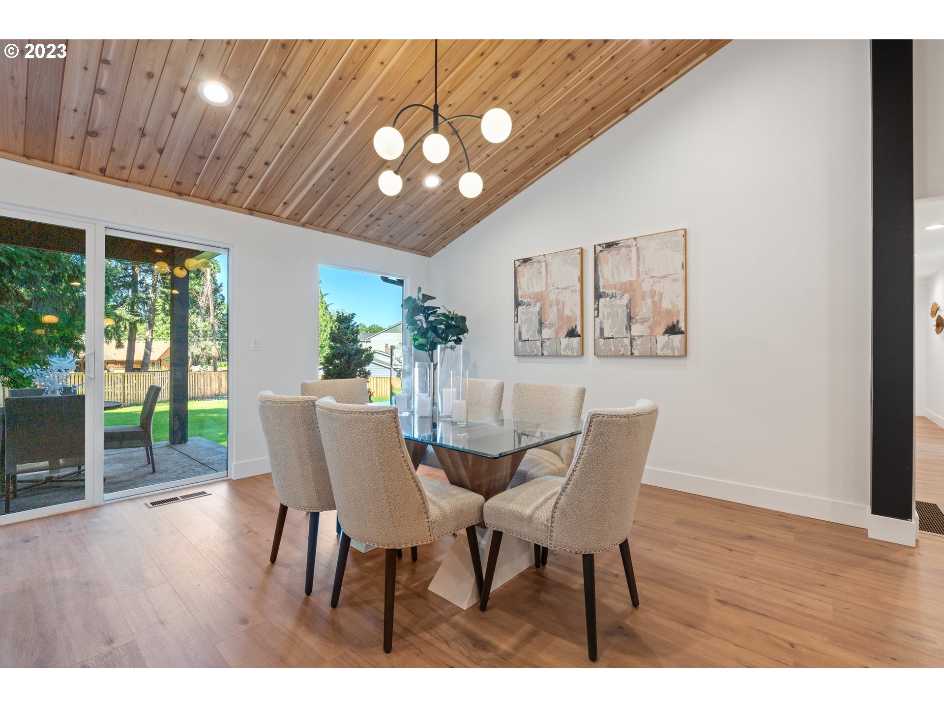 10720 Southwest Walker Road Beaverton, OR 97005 - Photo 6 of 47 Gallery Image 6