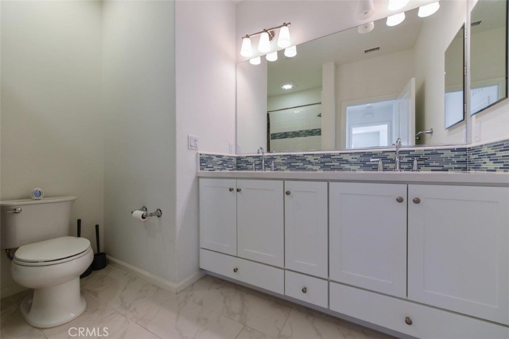 229 Rodeo Irvine, CA 92602 - Photo 32 of 37