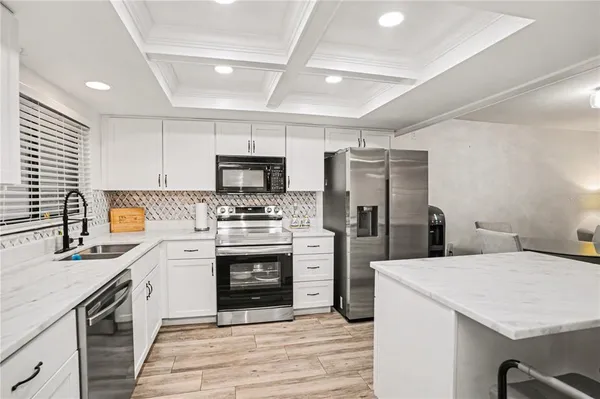 $2,000 | 9802 Lombard Court, Unit 102, Tampa, FL 33618