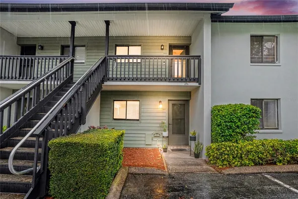 $2,000 | 9802 Lombard Court, Unit 102, Tampa, FL 33618