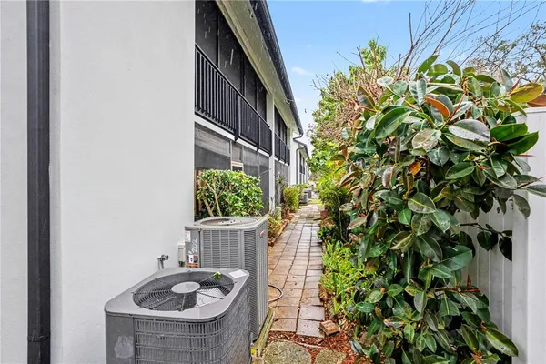 $2,000 | 9802 Lombard Court, Unit 102, Tampa, FL 33618