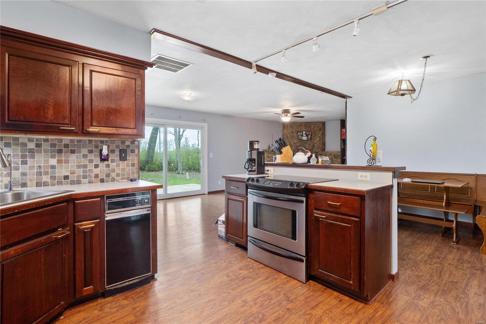 646 Fort Henry Road Belleville, IL 62221 - Photo 9 of 29 Gallery Image 9