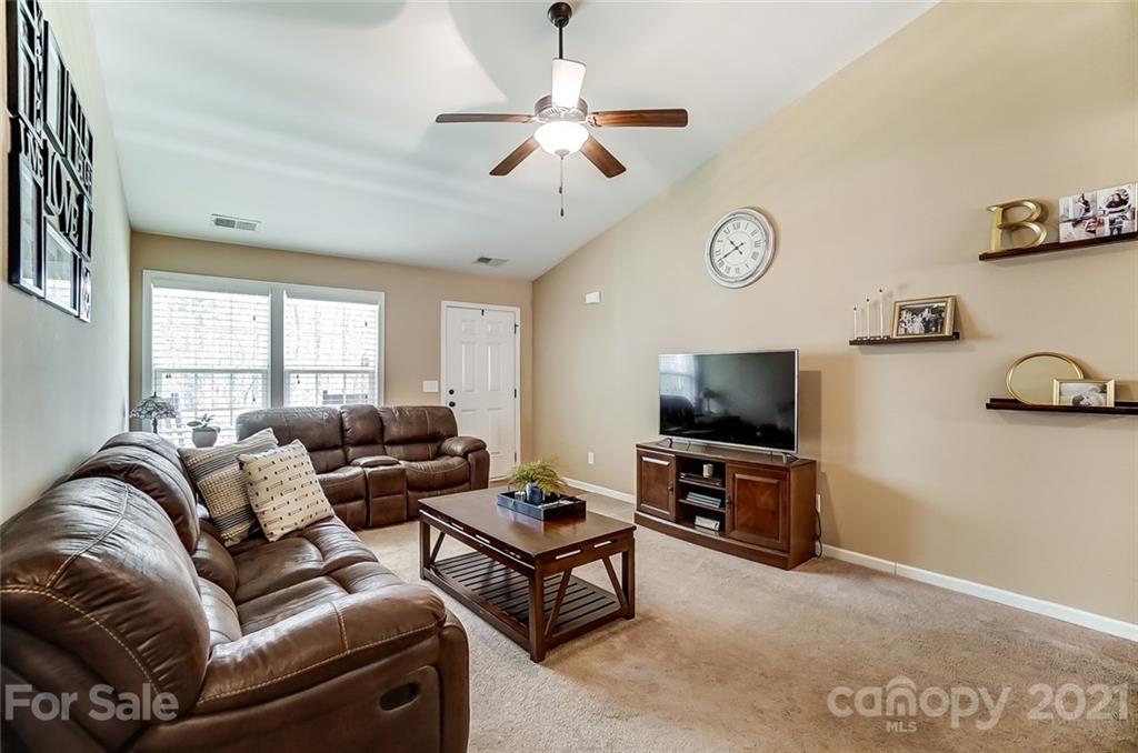 323 Reservation Road Catawba, SC 29704 - Photo 4 of 30