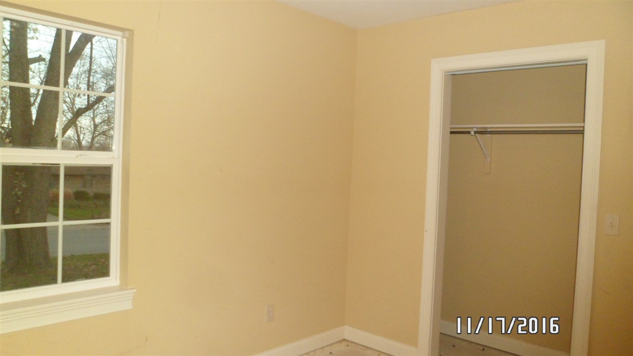 5902 Kent Road Fort Wayne, IN 46816 - Photo 11 of 24