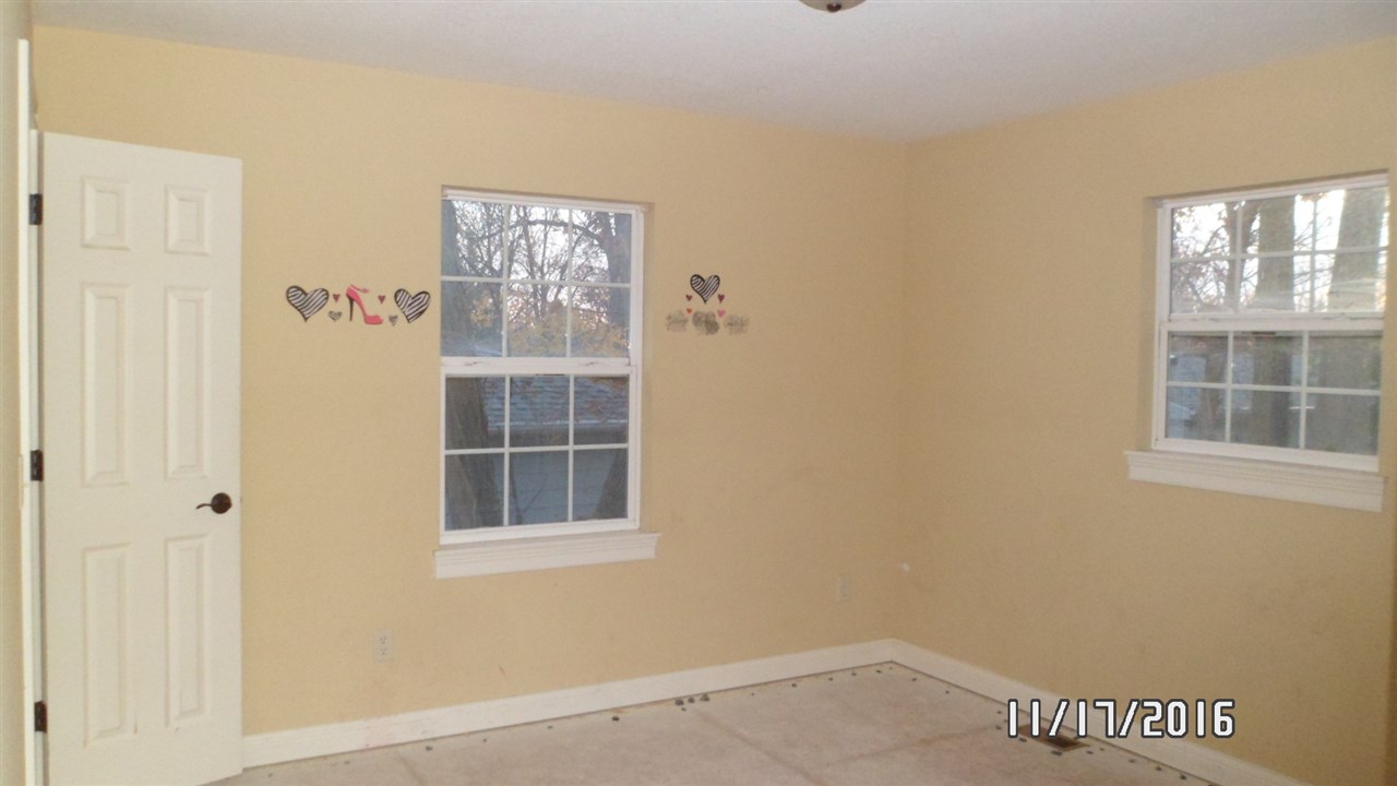 5902 Kent Road Fort Wayne, IN 46816 - Photo 13 of 24