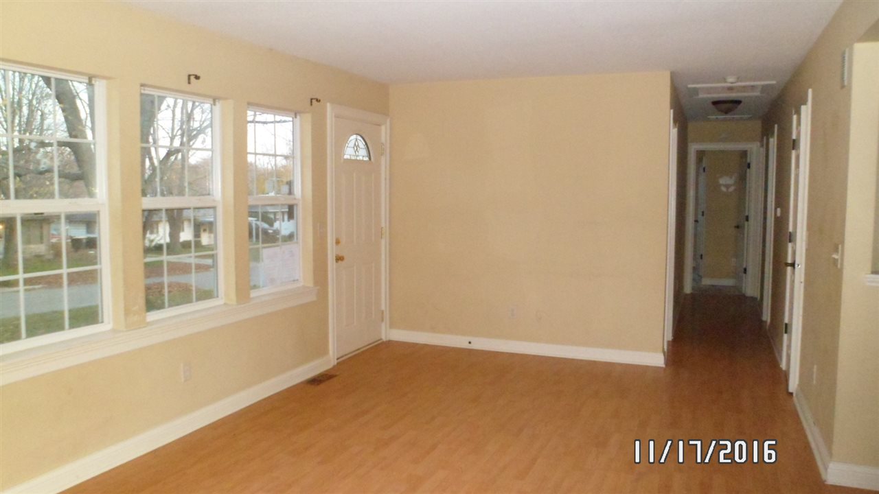 5902 Kent Road Fort Wayne, IN 46816 - Photo 4 of 24