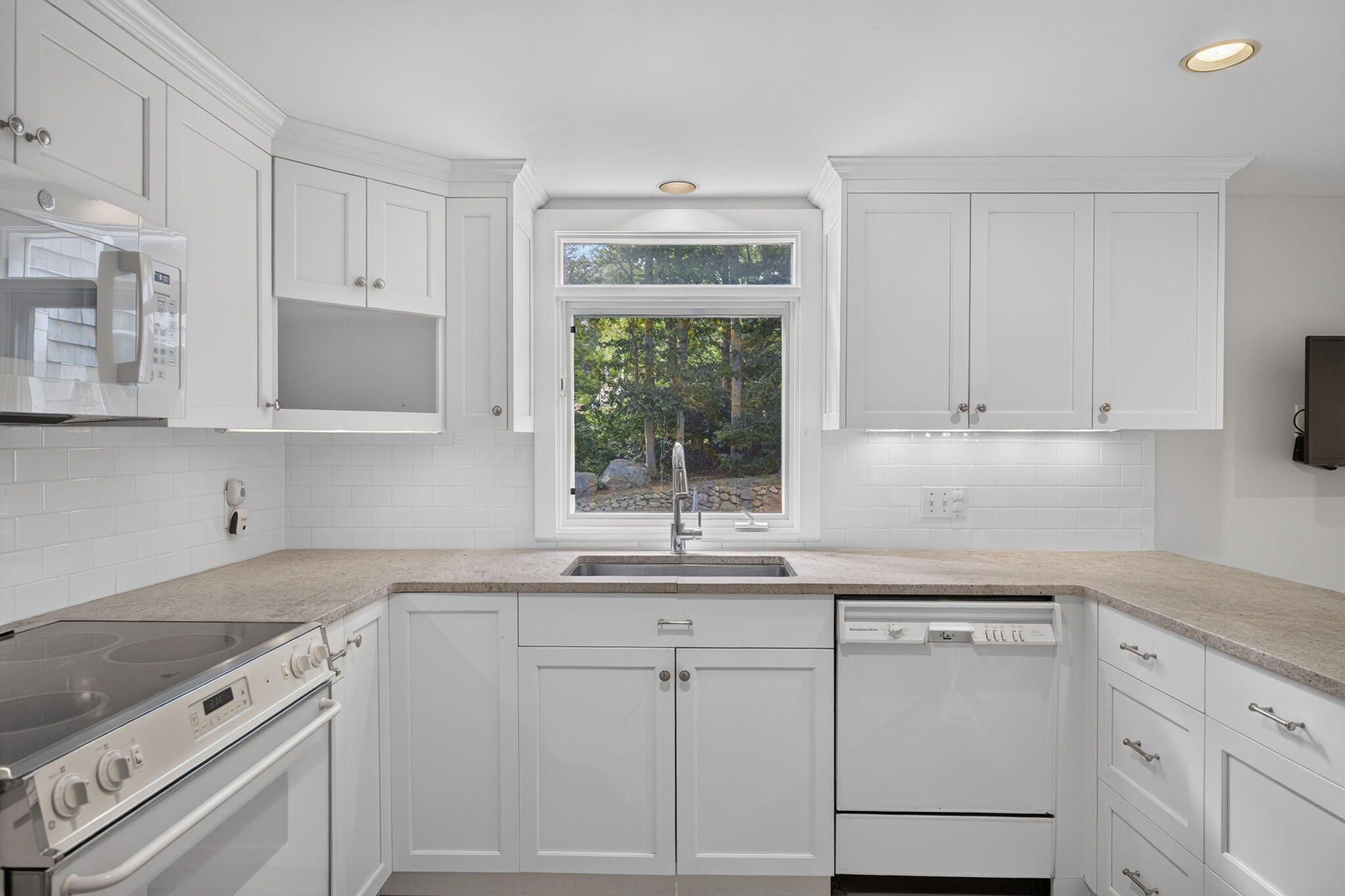 32 Greengate Road Falmouth, MA 02540 - Photo 5 of 48 24-9L4A5845