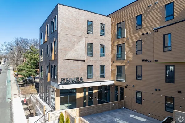 $4,325 | 9 Central Street, Unit 104, Somerville, MA 02143