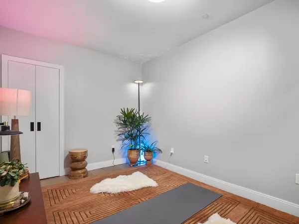 $4,325 | 9 Central Street, Unit 104, Somerville, MA 02143