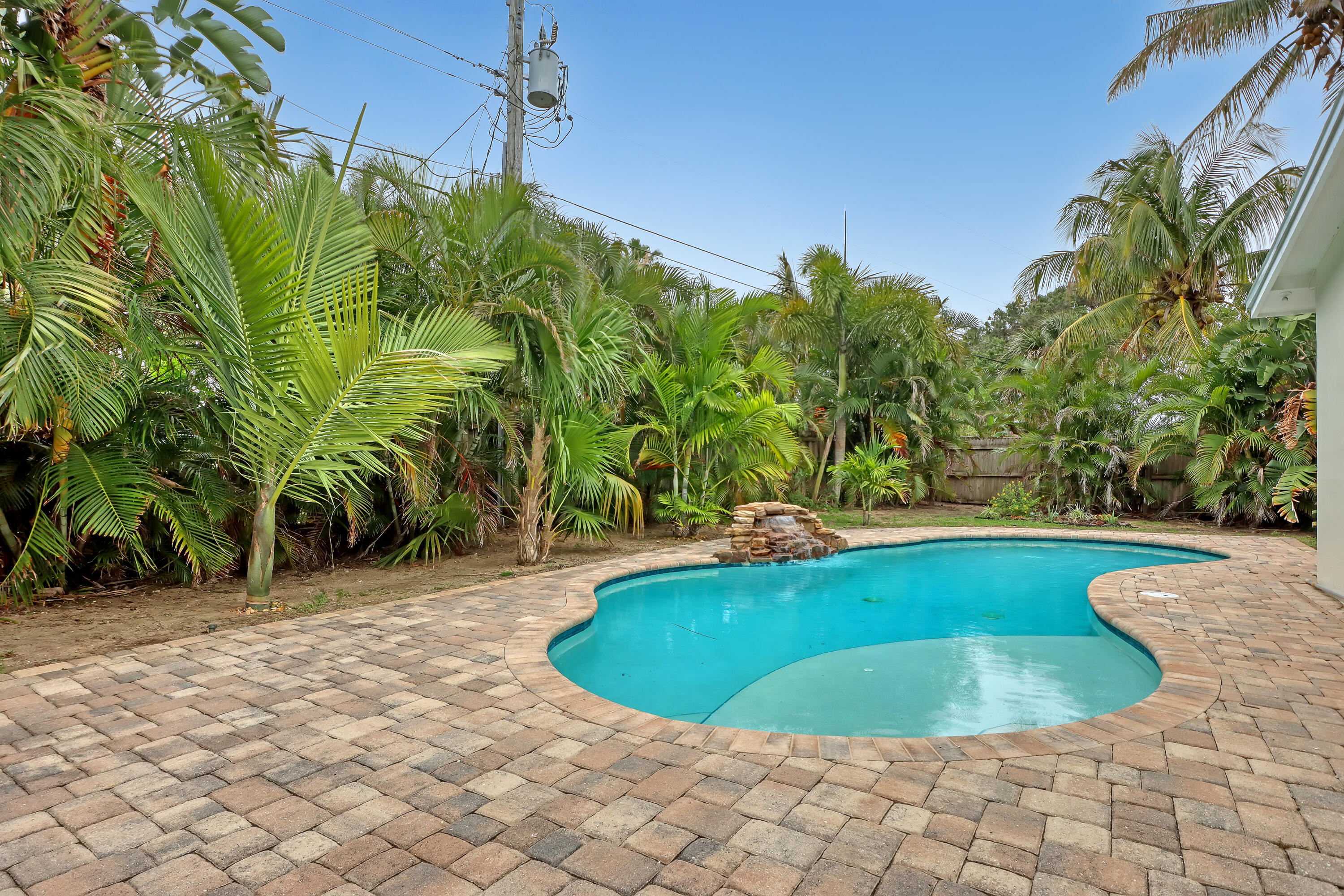 355 Brewster Road Indialantic, FL 32903 - Photo 4 of 47 160- Backyard