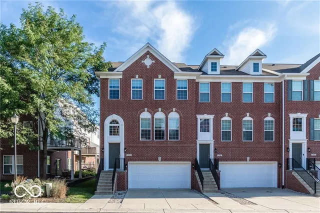 $409,900 | 772 Ivy Lane, Carmel, IN 46032