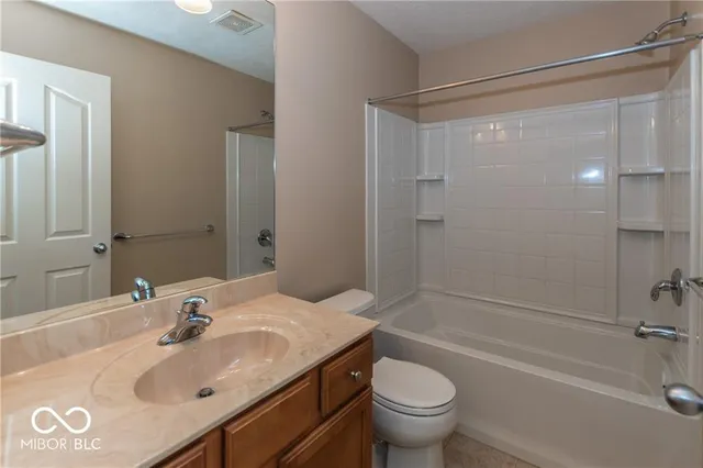 $409,900 | 772 Ivy Lane, Carmel, IN 46032