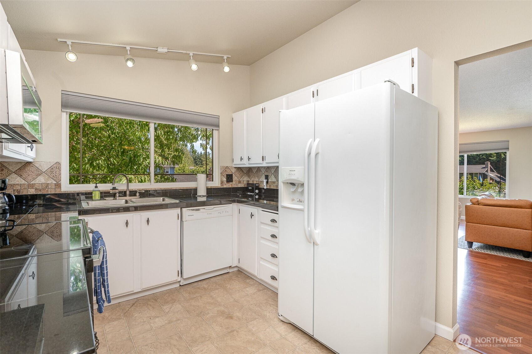12103 Northeast 161st Street Bothell, WA 98011 - Photo 11 of 21 Gallery Image 11