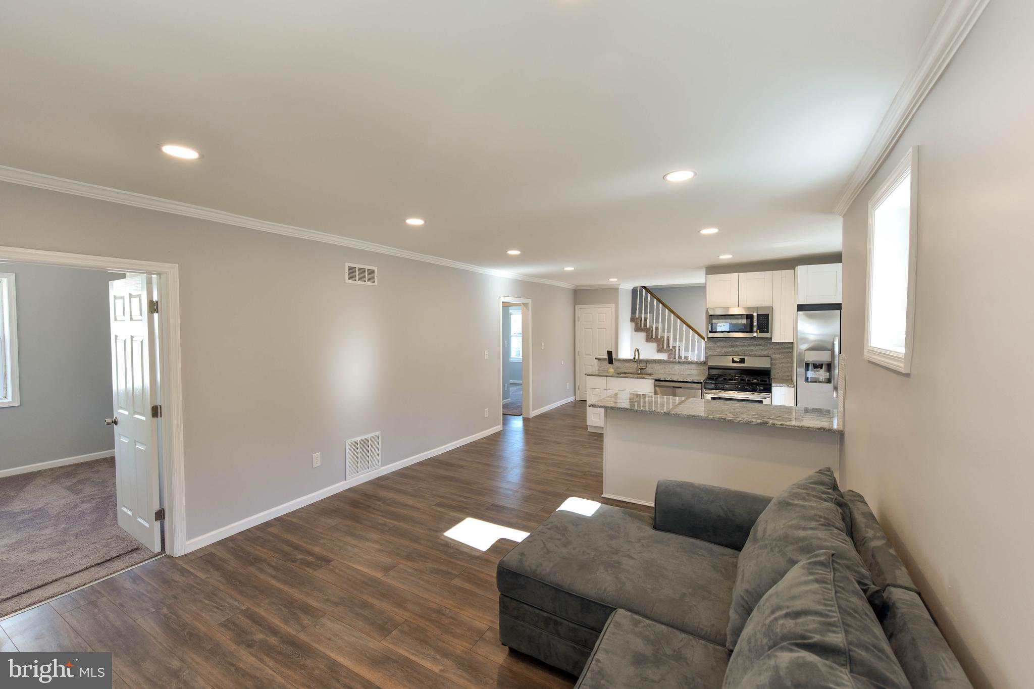 504 Manor Road Beverly, NJ 08010 - Photo 5 of 35