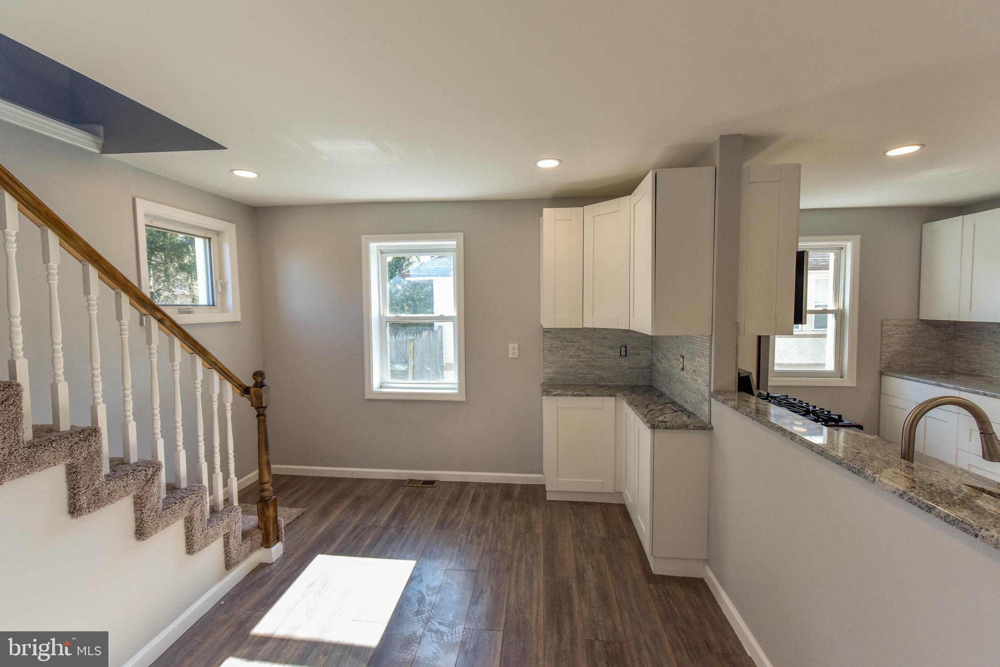 504 Manor Road Beverly, NJ 08010 - Photo 6 of 35