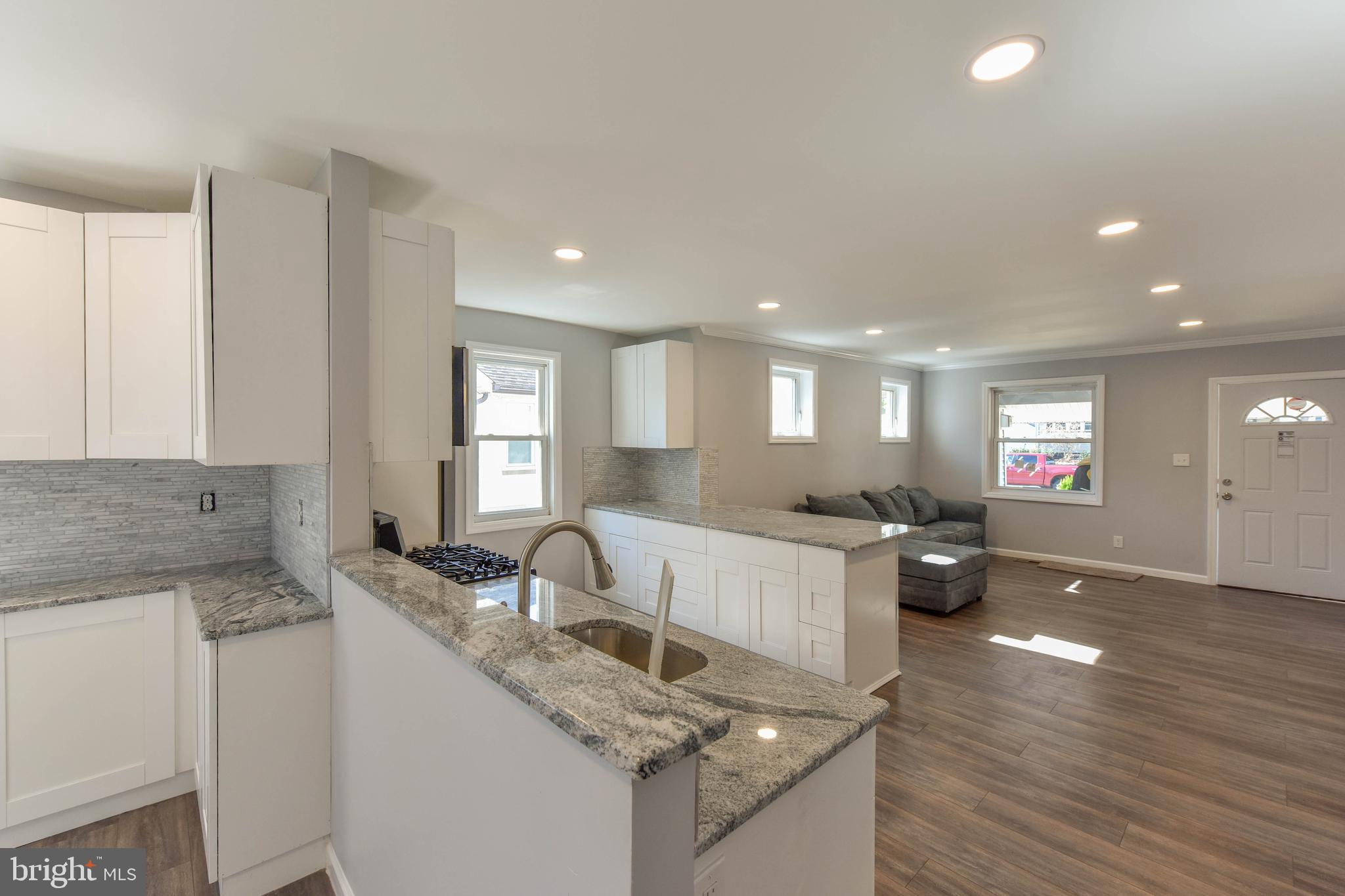 504 Manor Road Beverly, NJ 08010 - Photo 7 of 35