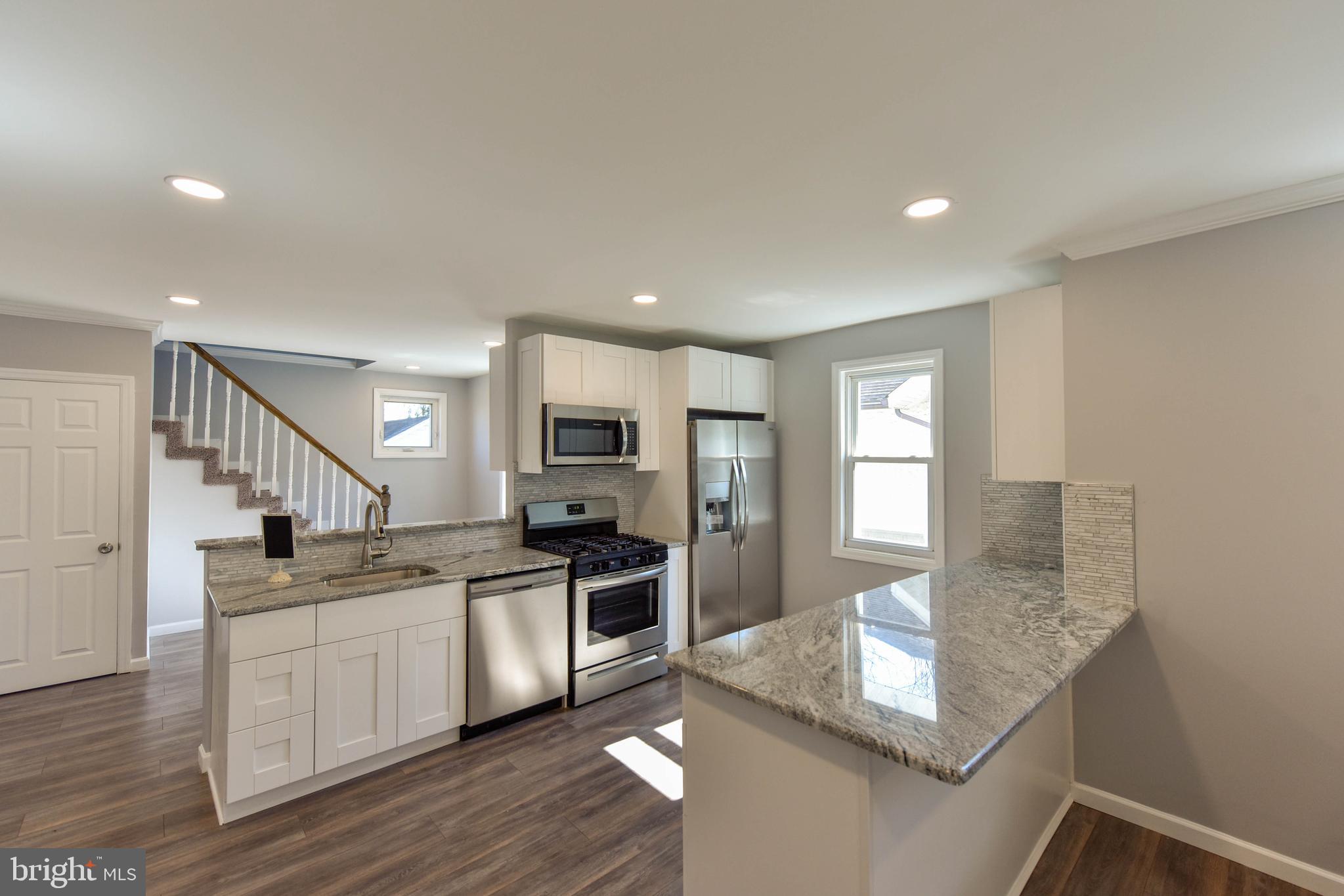 504 Manor Road Beverly, NJ 08010 - Photo 8 of 35