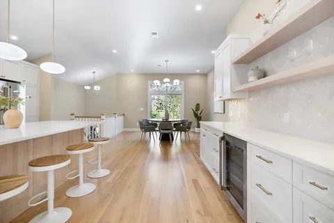 $1,649,000 | 2 Howard Court, Woburn, MA 01801