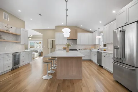 $1,649,000 | 2 Howard Court, Woburn, MA 01801