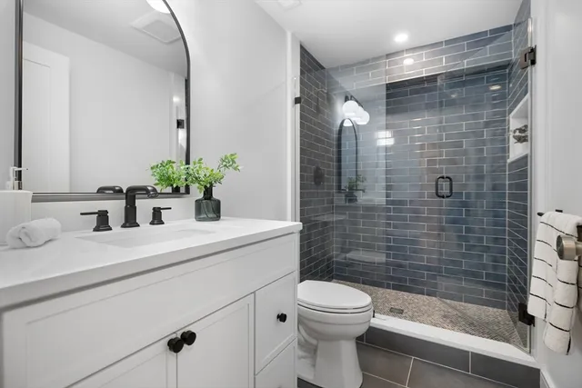 $1,649,000 | 2 Howard Court, Woburn, MA 01801