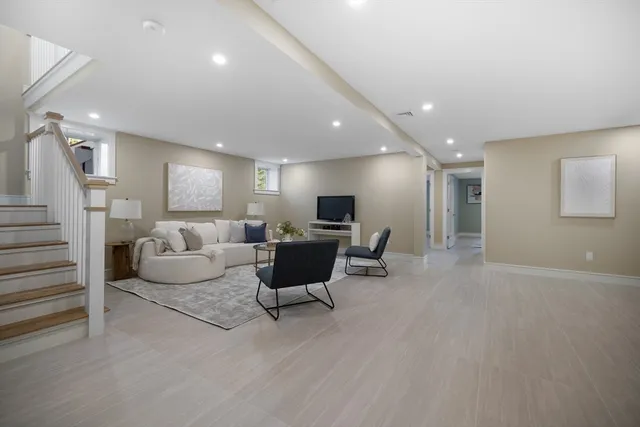 $1,649,000 | 2 Howard Court, Woburn, MA 01801